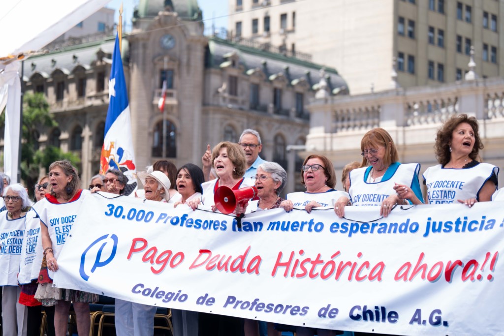 Deuda histórica de profesores: Avanza el proyecto en la Comisión de Hacienda