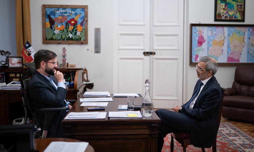 Luis Cordero asume como el primer ministro del Ministerio de Seguridad Pública en Chile
