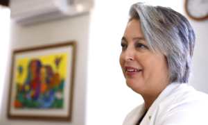Jeannette Jara anuncia candidatura presidencial por el PC